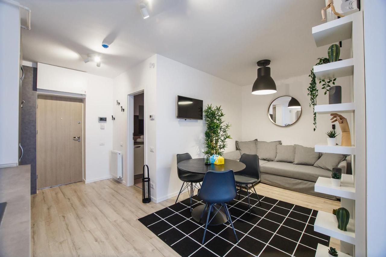 Trendy Apartment Near City Center オラデア エクステリア 写真