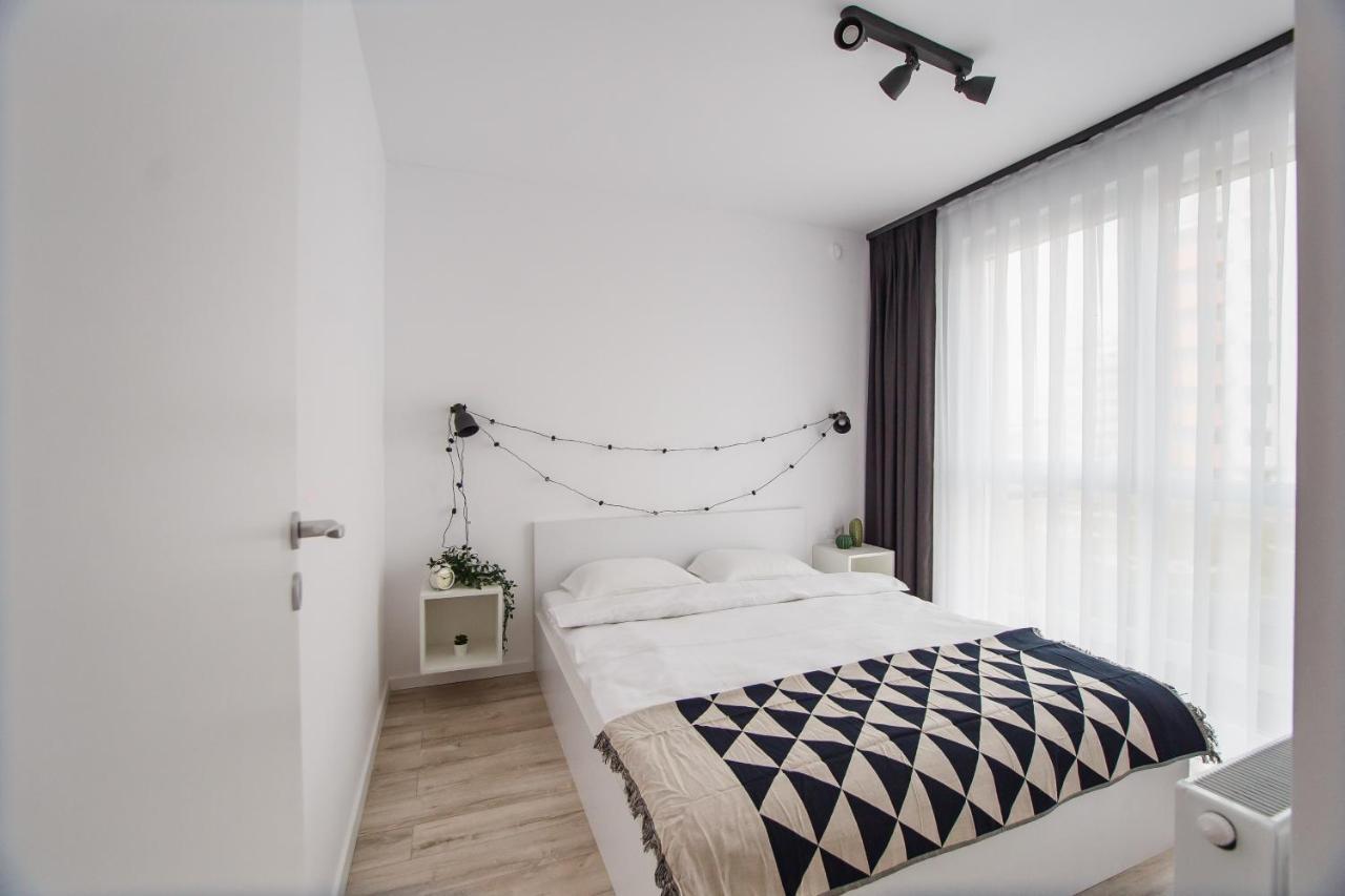Trendy Apartment Near City Center オラデア エクステリア 写真